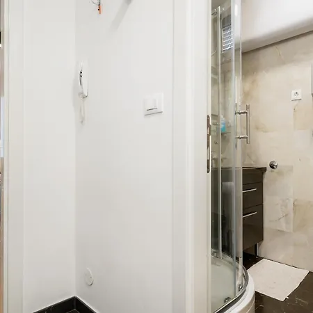 Apartamento Theater