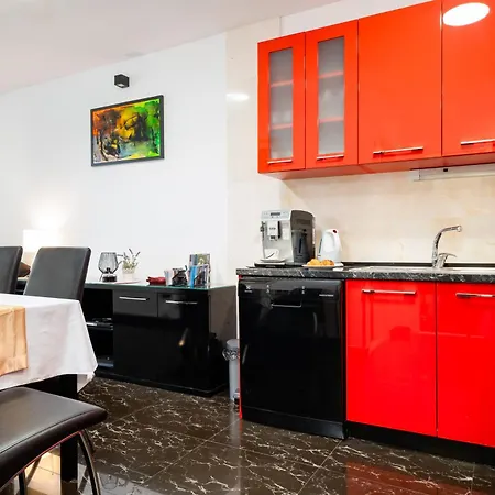 Theater Apartment *